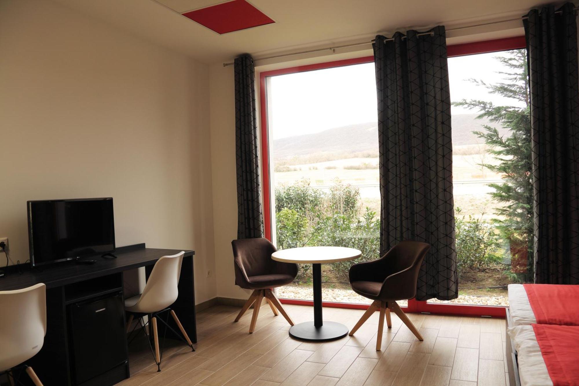 Top Hotel Vertesszolos Exterior photo